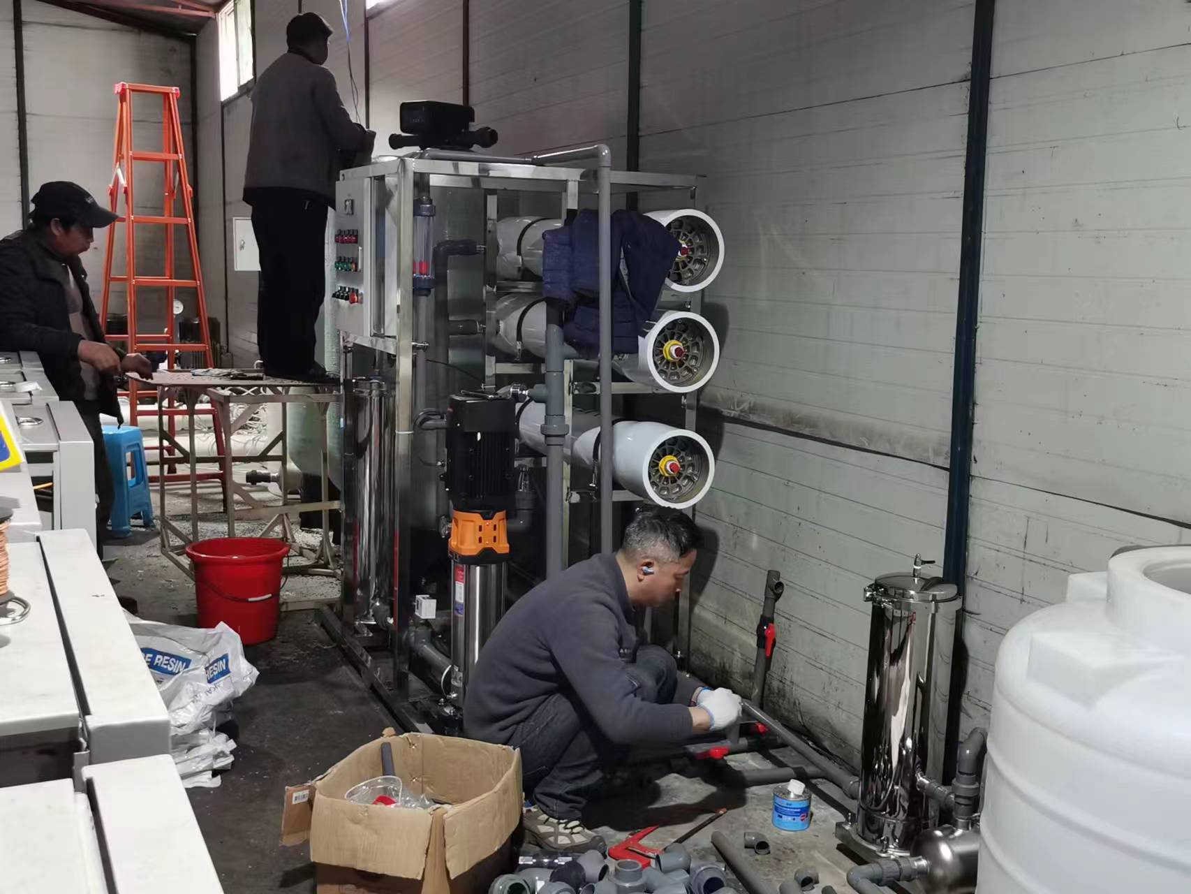 贵阳市橡胶厂3吨/时反渗透纯水设备安装调试